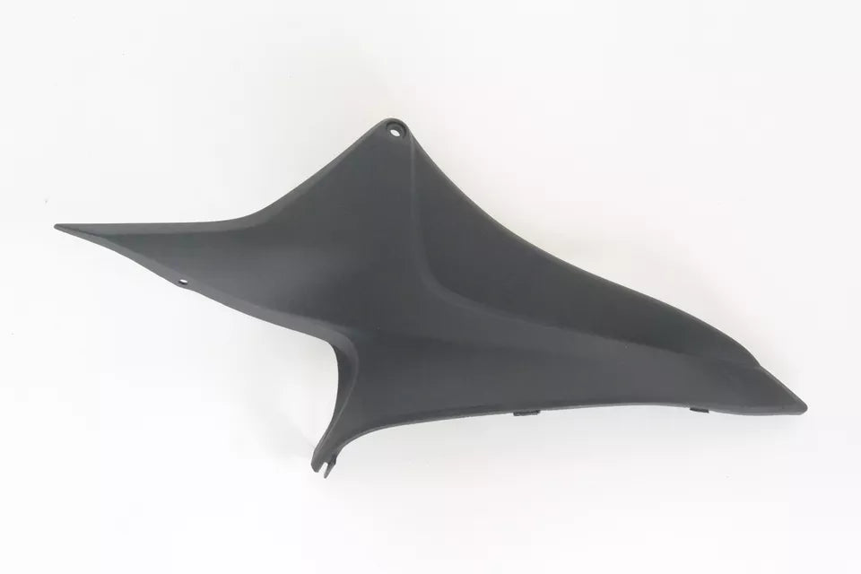 HONDA 600RR TANK TRIM RIGHT SIDE FAIRING 07-12 83600-MFJ-D00 CO: 455713