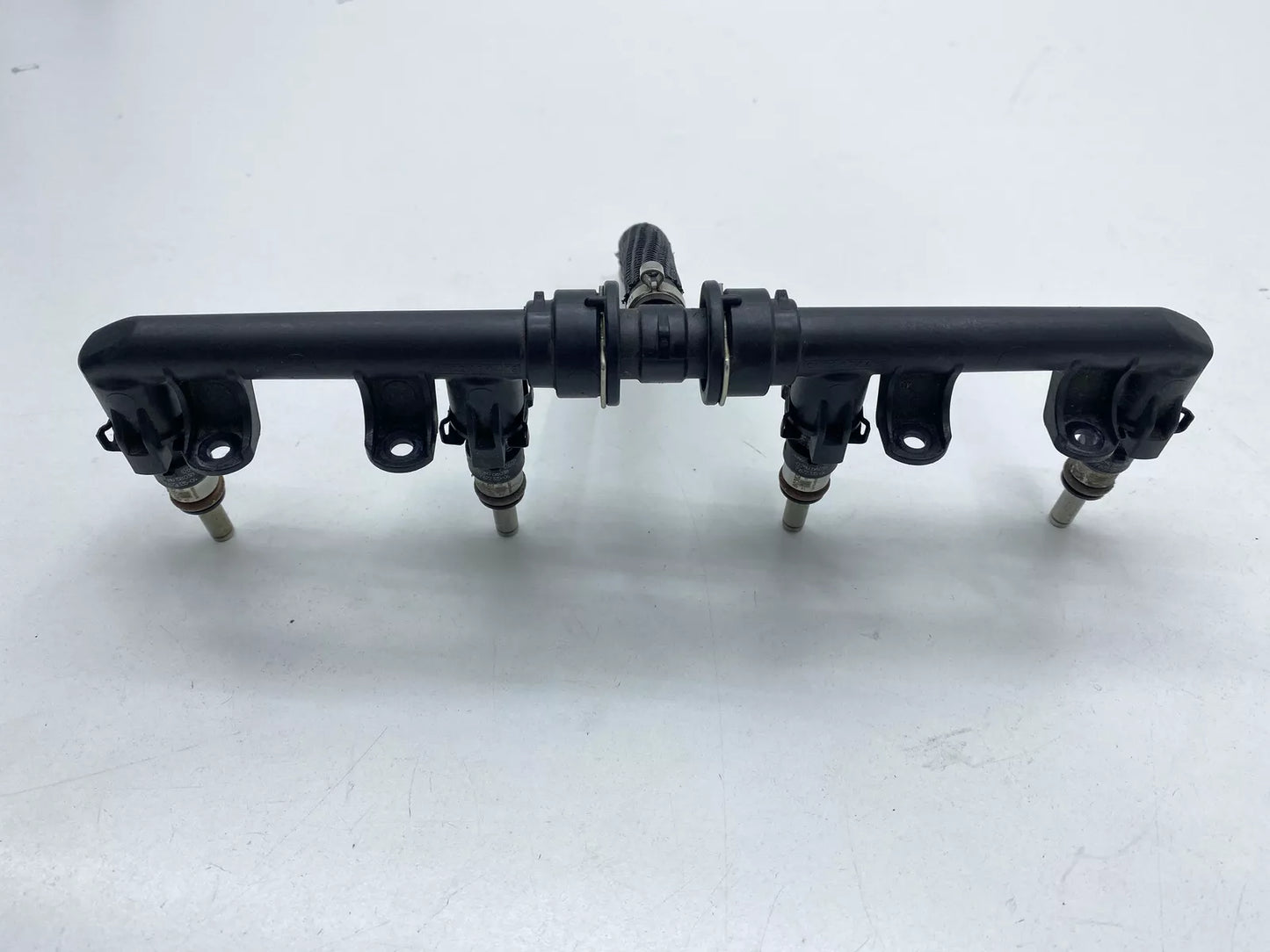 2017 15-18 BMW S1000RR Fuel Gas Petrol Injector Injection Nozzle Rail Pipe OEM co: 455904