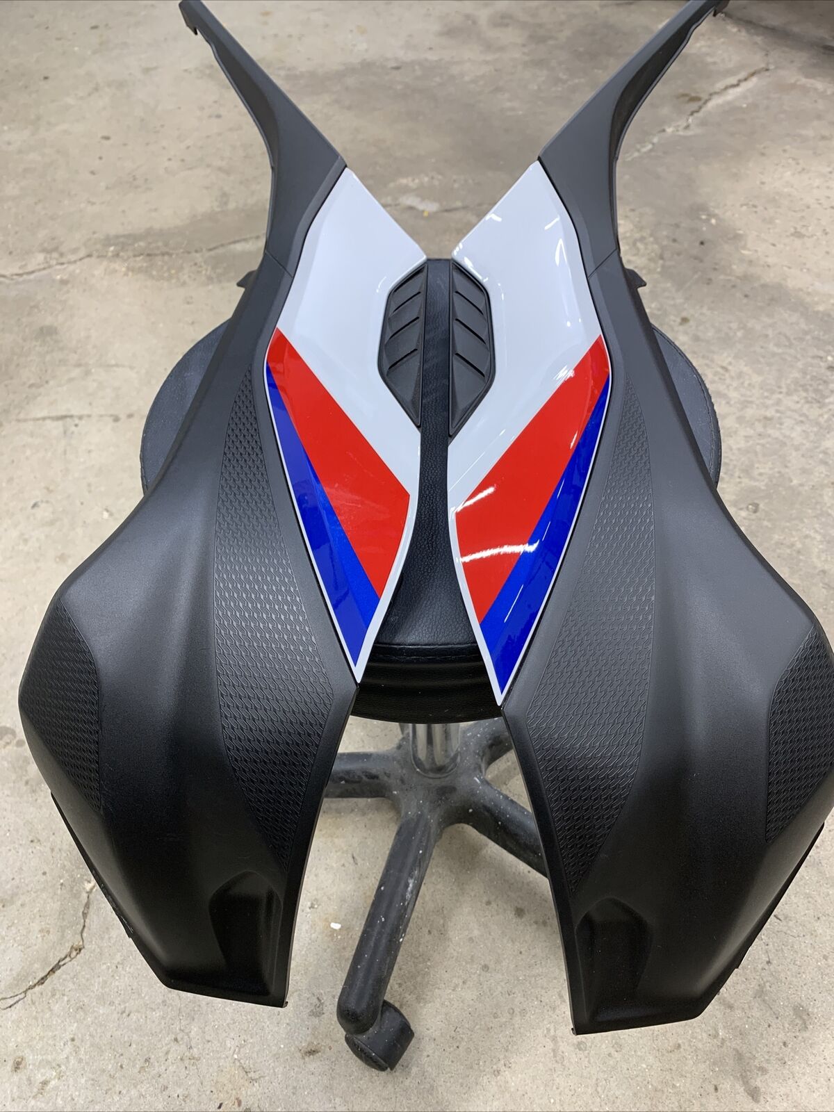 BMW S1000RR M1000RR 19-23 OEM RIGHT + LEFT Side Fuel Tank Trim Panel 46638569772  -- 46638569771 Co: 328