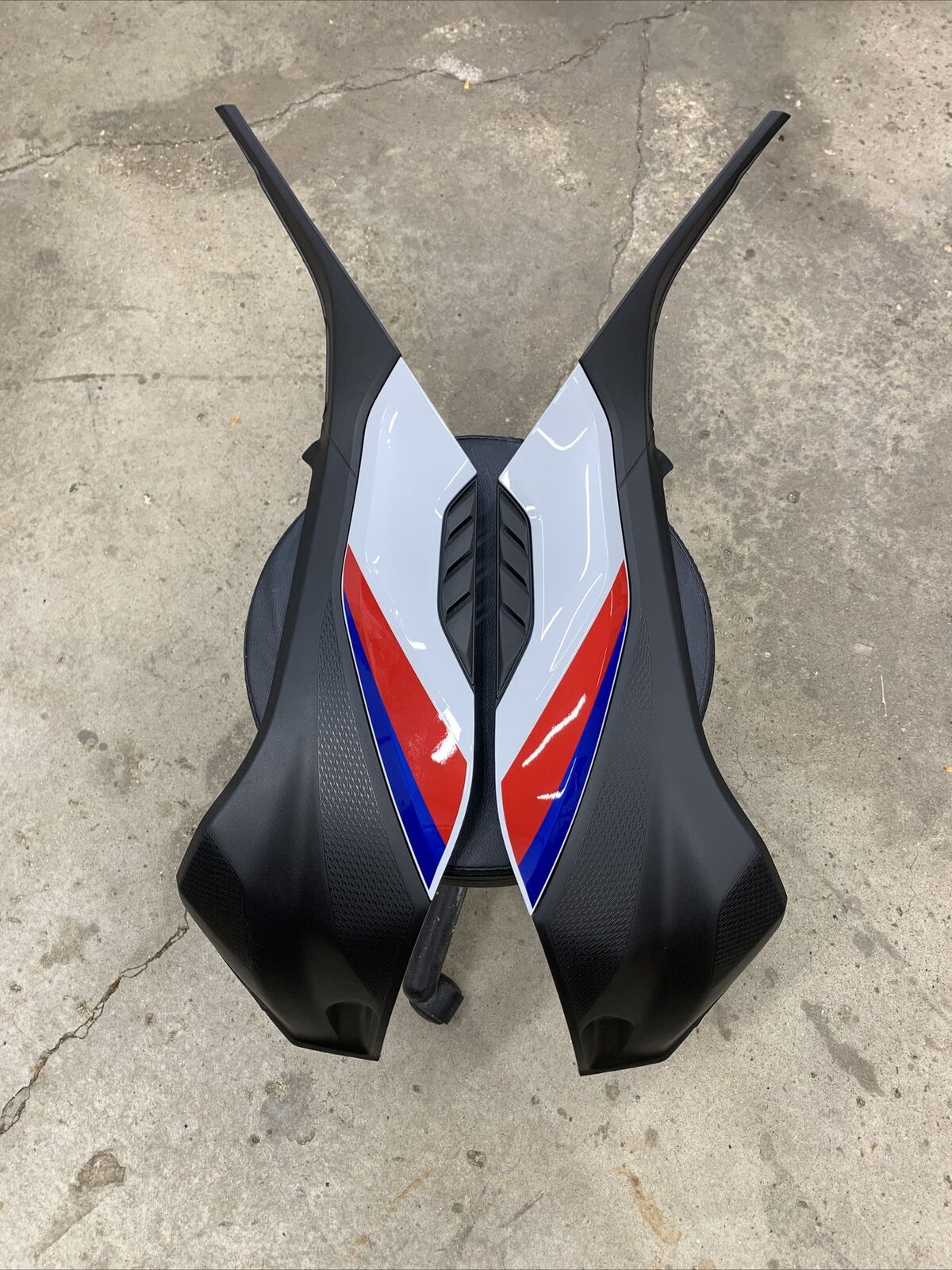 BMW S1000RR M1000RR 19-23 OEM RIGHT + LEFT Side Fuel Tank Trim Panel 46638569772  -- 46638569771 Co: 328