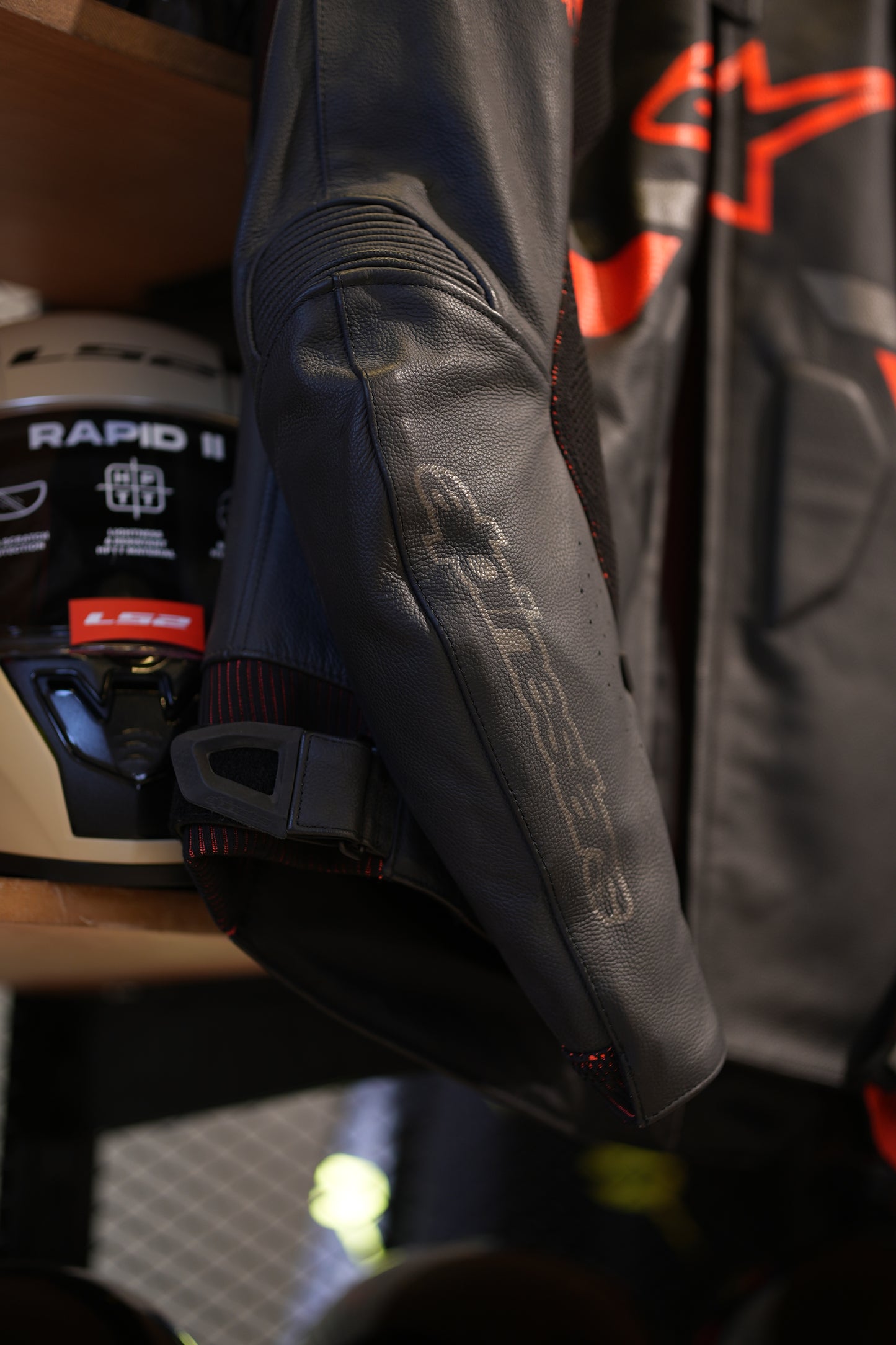 alpinestars gp pluse rv3 rideknit leather jacket (54) co   2510287