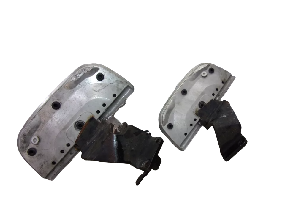 HONDA VTX1300C VTX 1300 OEM  FRONT RIGHT & LEFT FOOT PEG (TWO) CO : 455447